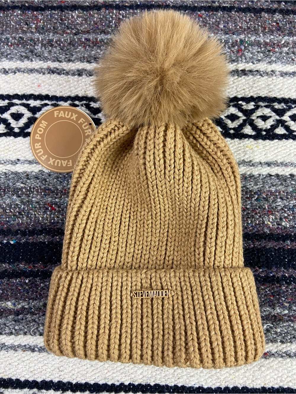NWT New Steve Madden Tan Brown Beige Knit Pom Pom Beanie Hat Faux Fur